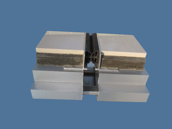 鋼結(jié)構(gòu)